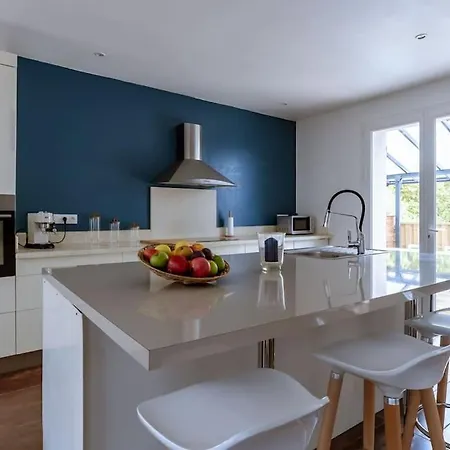 Lou Roucas : Agreable Maison De Village Avec Vue