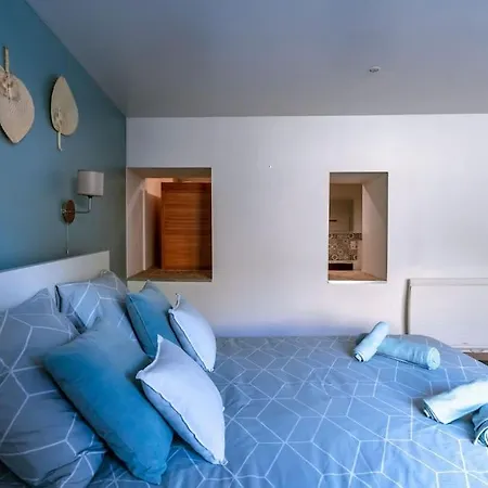 Lou Roucas : Agreable Maison De Village Avec Vue Fontaine-de-Vaucluse